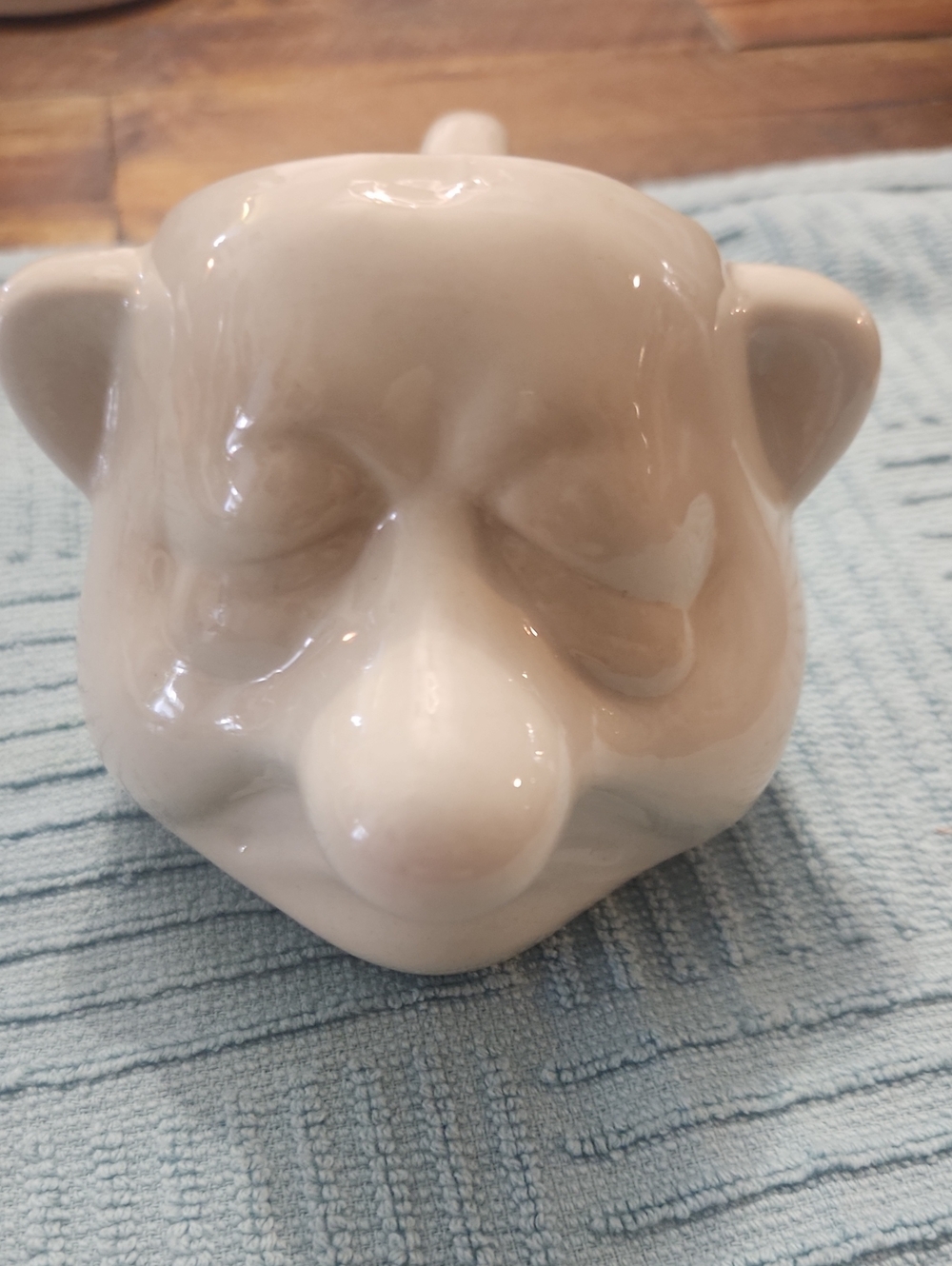 Ceramic egg separator